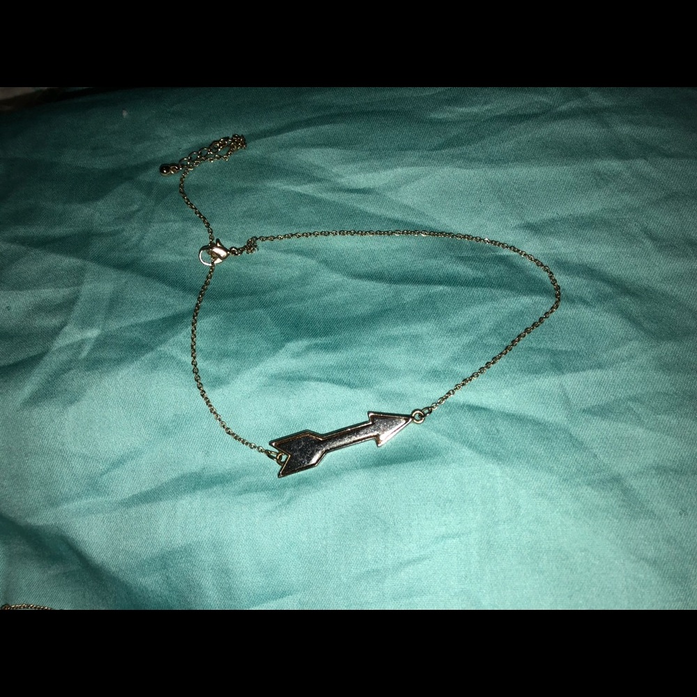 Gold arrow choker necklace